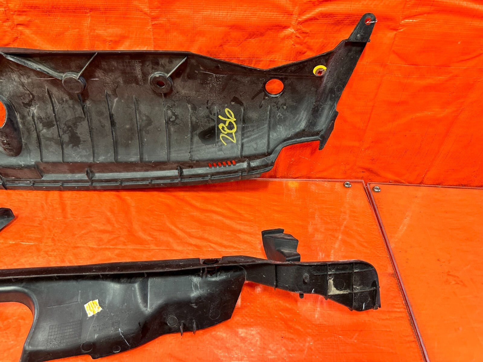 07 11 HONDA CIVIC SI SEDAN   FENDER & RADIATOR TRIM SET   LEFT RIGHT   OEM #2868