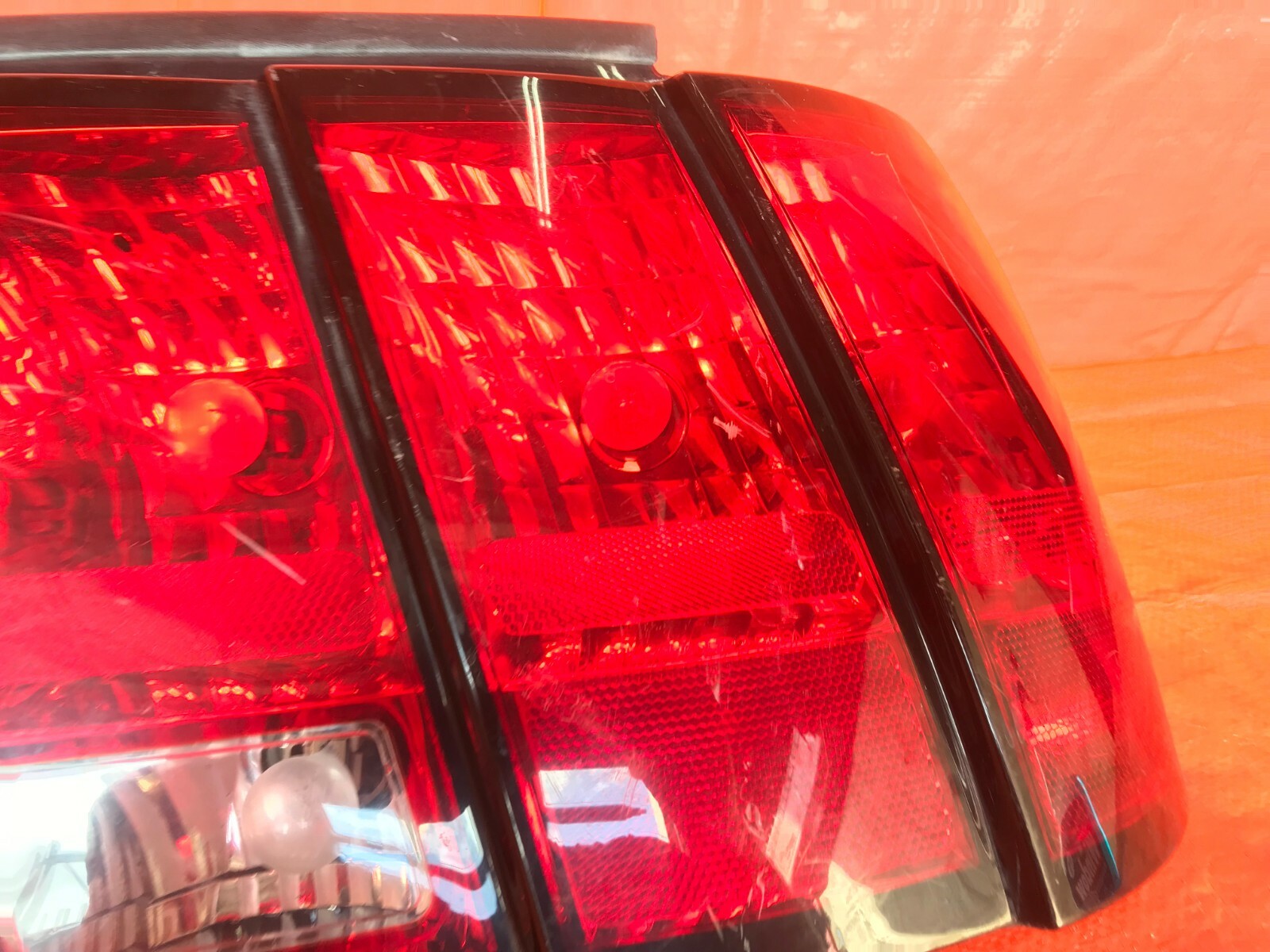 OEM 2004 04 FORD MUSTANG PASSENGER RIGHT TAIL LIGHT LAMP R RH      2