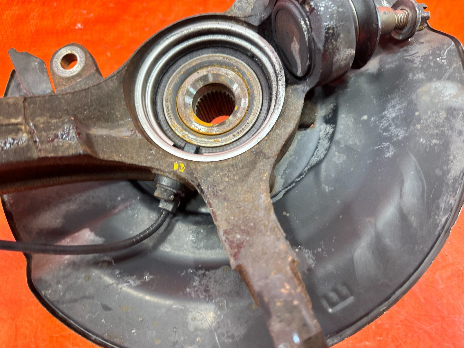 04 08 ACURA TSX   DRIVER LEFT FRONT SPINDLE KNUCKLE HUB   OEM FACTORY #30411