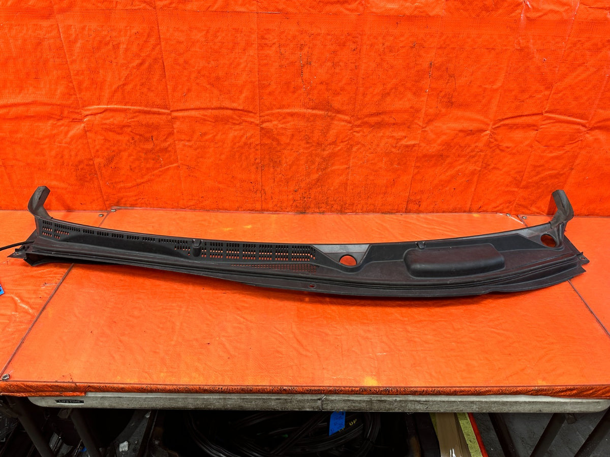 13-16 HYUNDAI GENESIS COUPE - WINDSHIELD WIPER COWL TRIM PLASTIC - OEM 3187