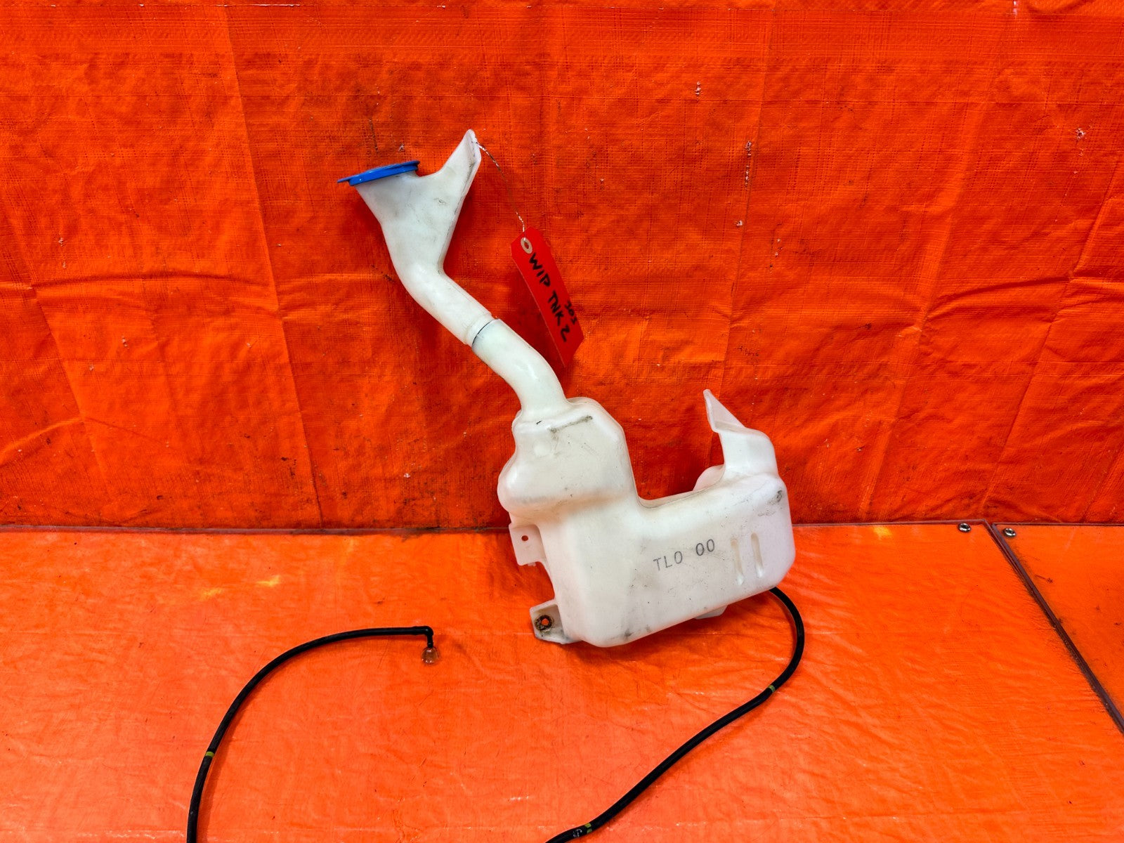 09 14 ACURA TSX   WINDSHIELD WIPER FLUID RESERVOIR TANK W/ MOTORS   OEM #3051