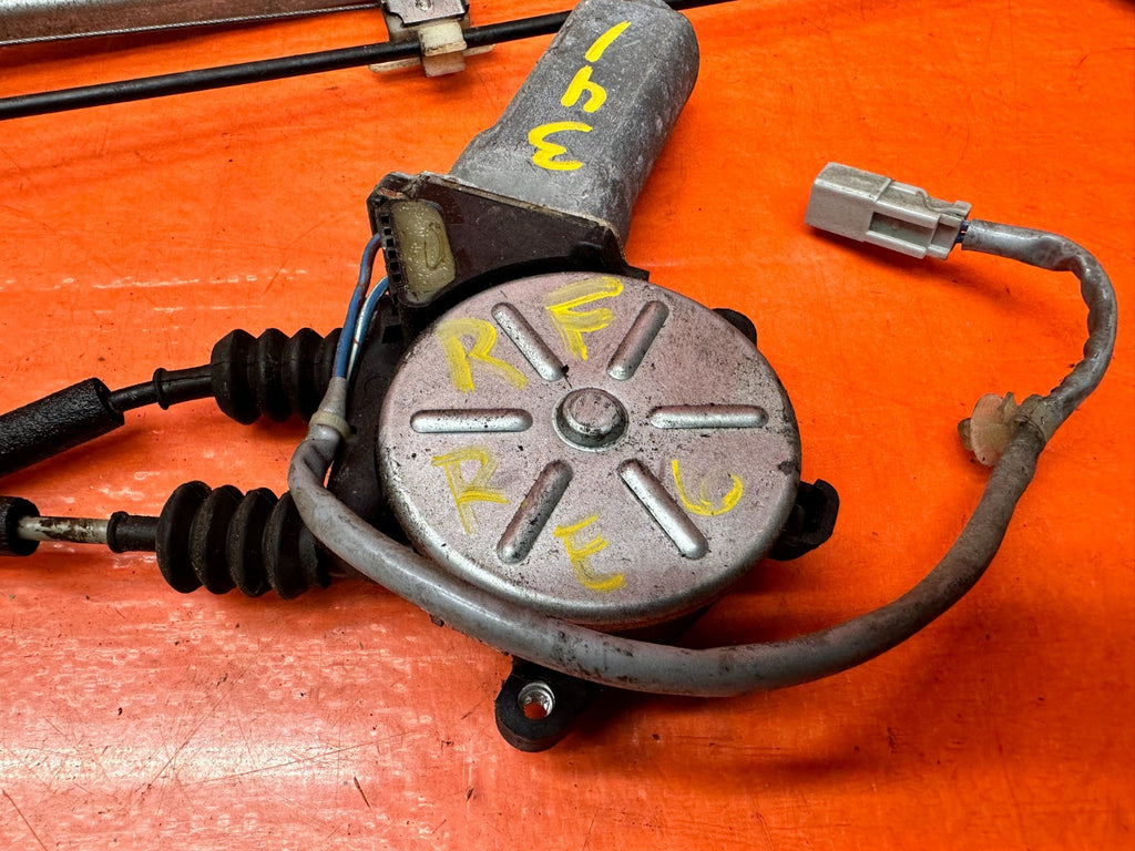 94-01 ACURA INTEGRA 4D RIGHT FRONT PASSENGER WINDOW REGULATOR MOTOR OEM #34112