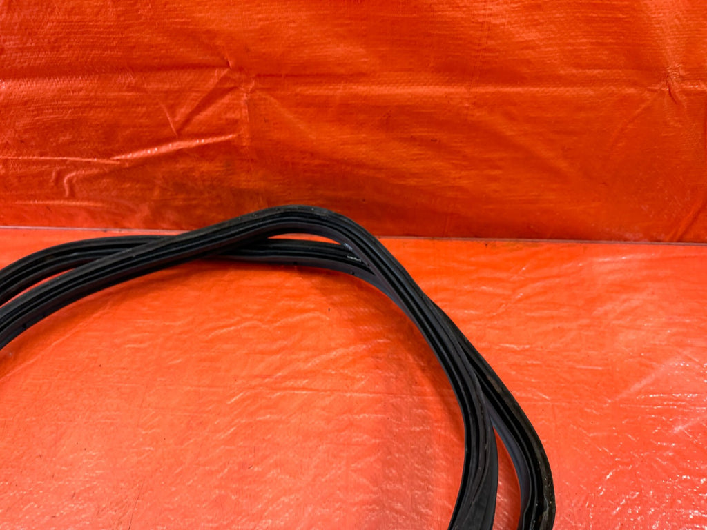 00 09 HONDA S2000   REAR TRUNK WEATHER STRIP GASKET SEAL   OEM FACTORY #2243