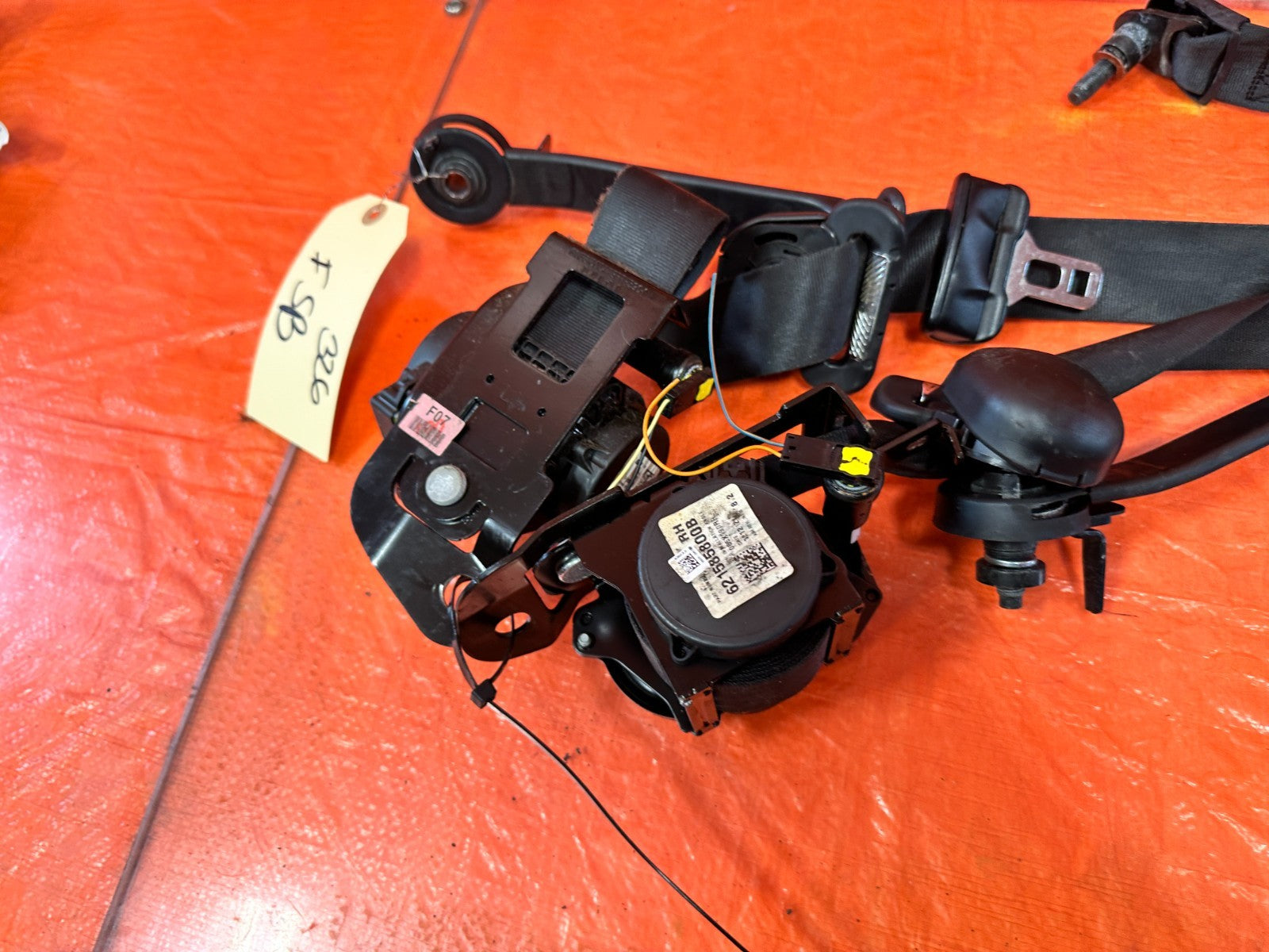 10 16 HYUNDAI GENESIS COUPE   LEFT & RIGHT FRONT SEAT BELTS   BLACK   OEM #3265