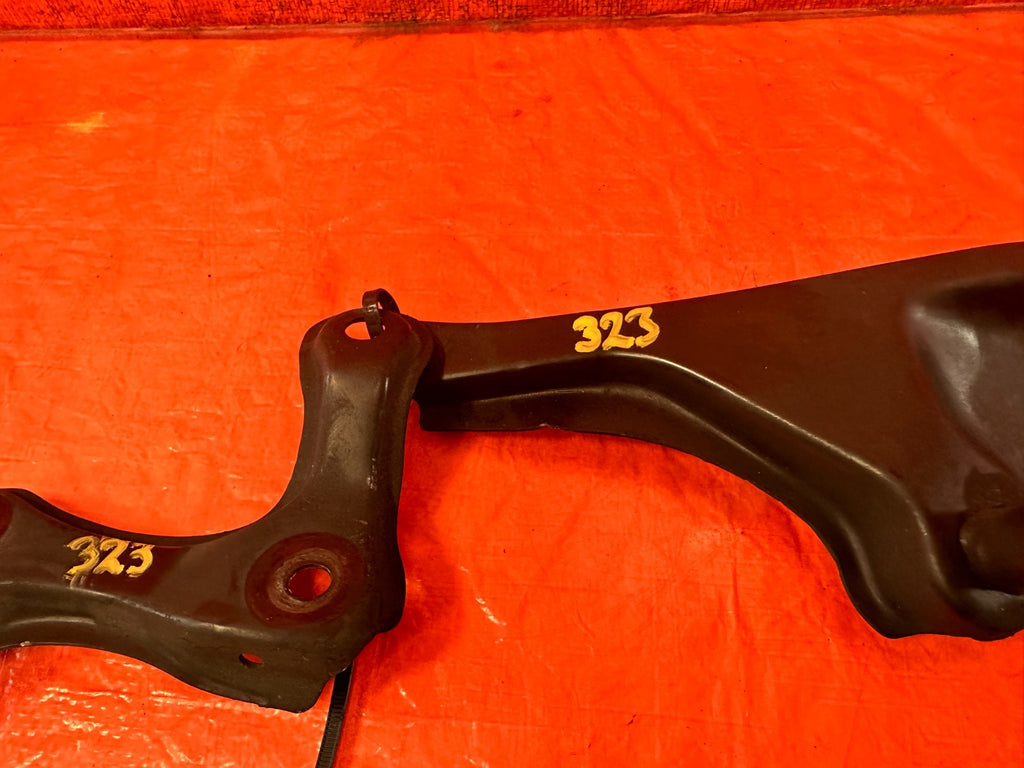 92 96 HONDA PRELUDE   LEFT & RIGHT  STEERING RACK BRACKET   OEM FACTORY #3233