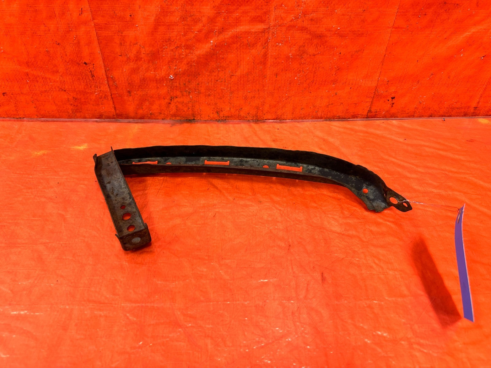 02 05 HONDA CIVIC SI EP3 HATCHBACK   HEADLIGHT HEADLAMP BRACKET DRIVER LEFT 3081