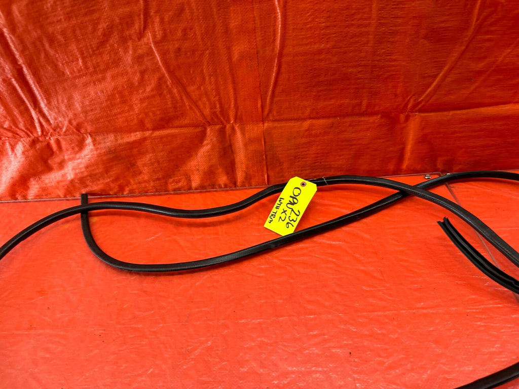 92 95 HONDA CIVIC 2D COUPE   CHASSIS TO DOOR OPEN TRIM WEATHER STRIP LEFT FRONT4