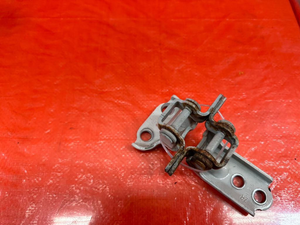 15 21 SUBARU WRX & STI   PASSENGER RIGHT REAR DOOR HINGE SET UPPER LOWER OEM 1806