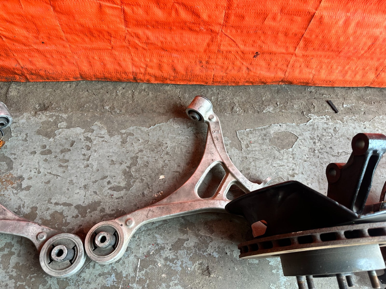 RSX HONDA INTEGRA DC5 TYPE R BREMBO SUSPENSION W/ ALUMINUM ARMS SPINDLES HUBS4