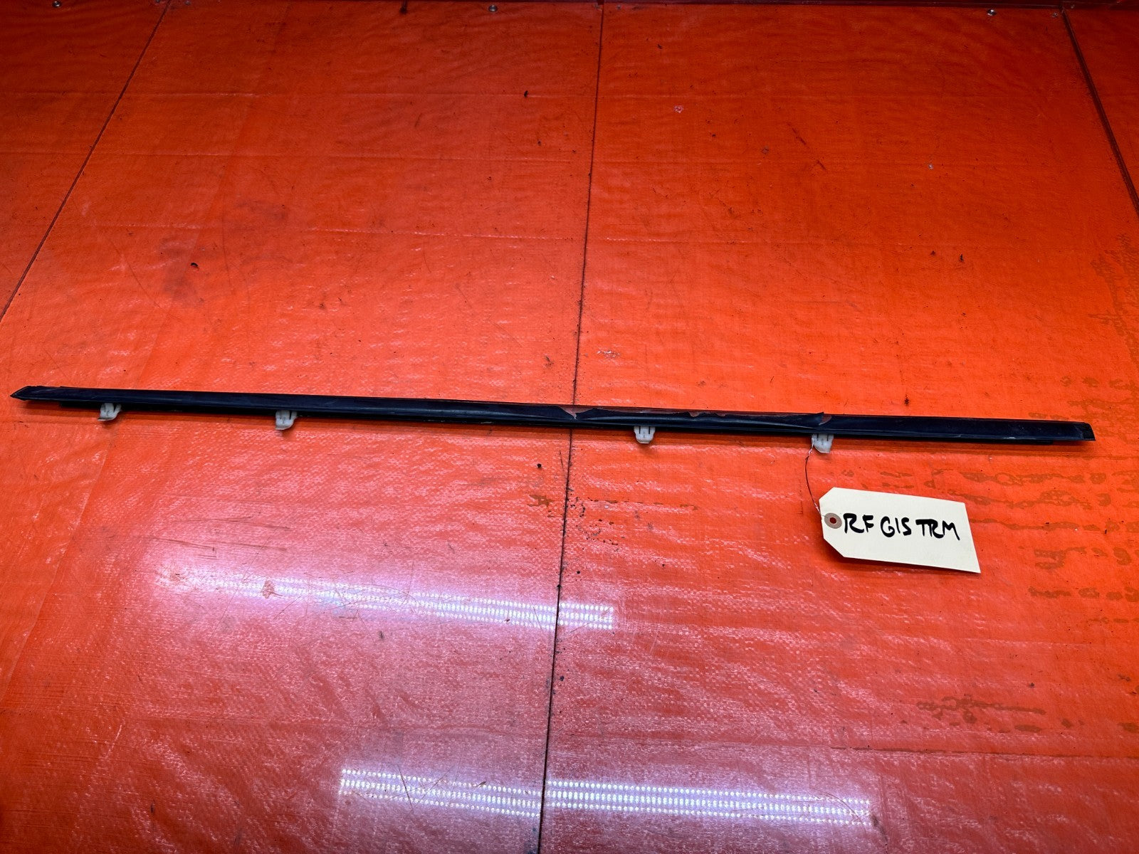 94 01 ACURA INTEGRA 2D RIGHT PASSENGER DOOR WINDOW GLASS TRIM OEM #3311