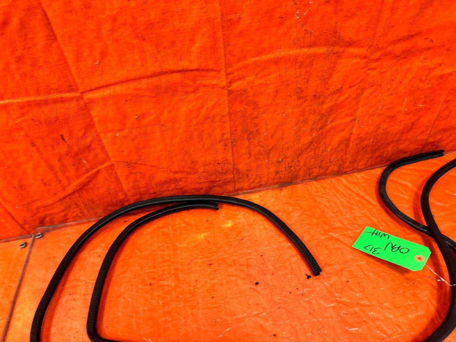 90 91 HONDA CIVIC HATCHBACK   CHASSIS TO DOOR OPEN TRIM WEATHER STRIP LEFT RIGHT7