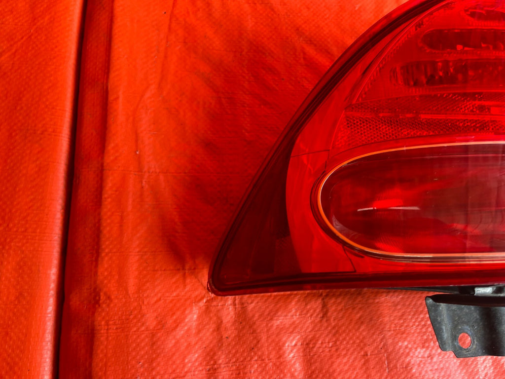 06 08 HONDA CIVIC   4 DOOR SEDAN   DRIVER LEFT OUTER TAIL LIGHT LAMP   OEM #668