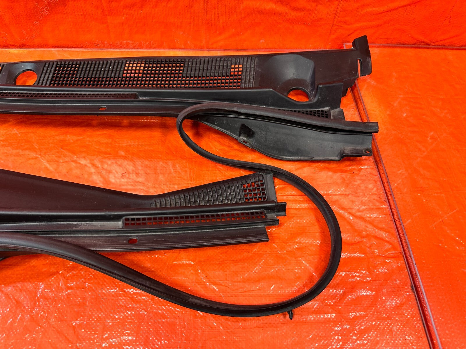 03 06 LANCER EVOLUTION VIII 8 EVO IX 9   WINDSHIELD WIPER COWL TRIM PLASTIC OEM8