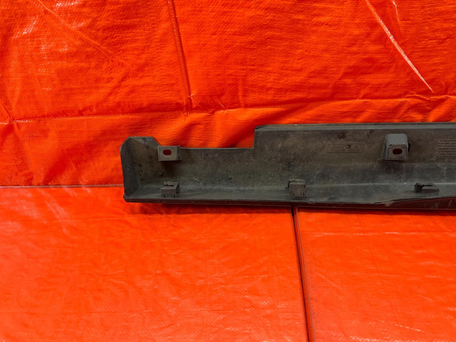 02 04 ACURA RSX   SIDE SKIRT ROCKER MOLDING TRIM   RIGHT SIDE   OEM FACTORY #17913