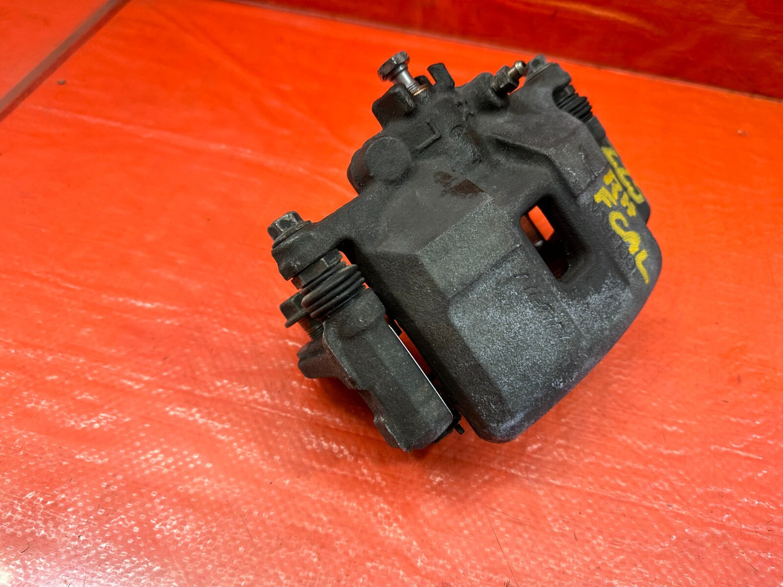 00 09 HONDA S2000   PASSENGER RIGHT FRONT BRAKE CALIPER   OEM FACTORY 2251