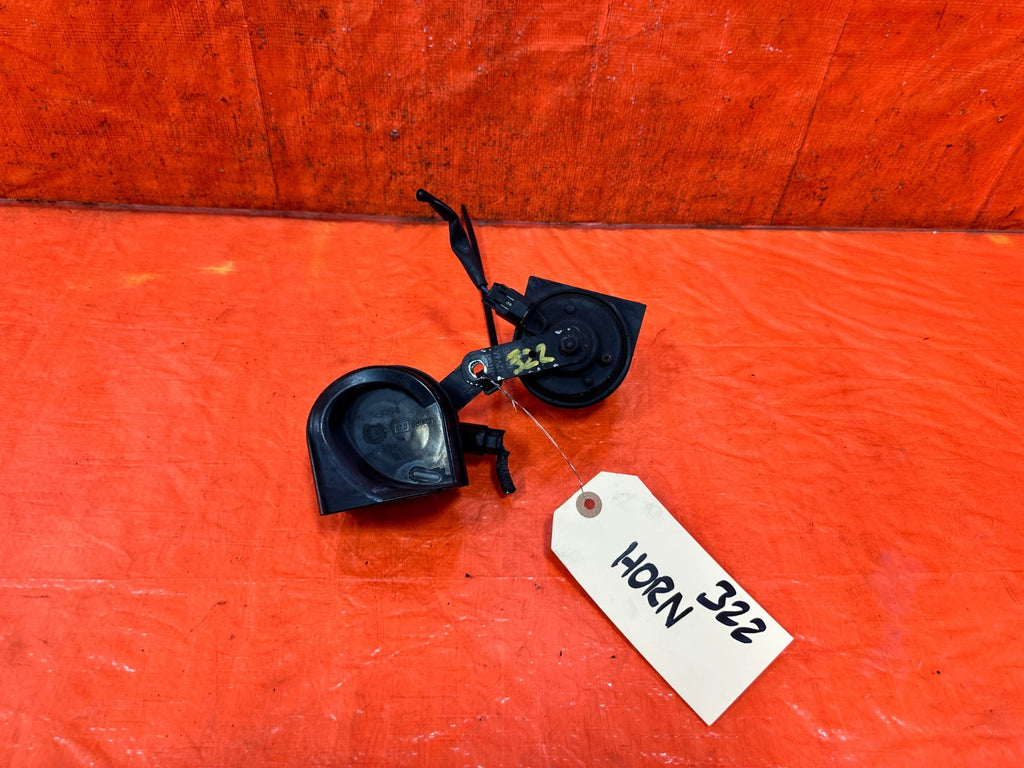 04 08 ACURA TSX   HORN SET / HIGH AND LOW NOTE HORNS   OEM FACTORY #3220