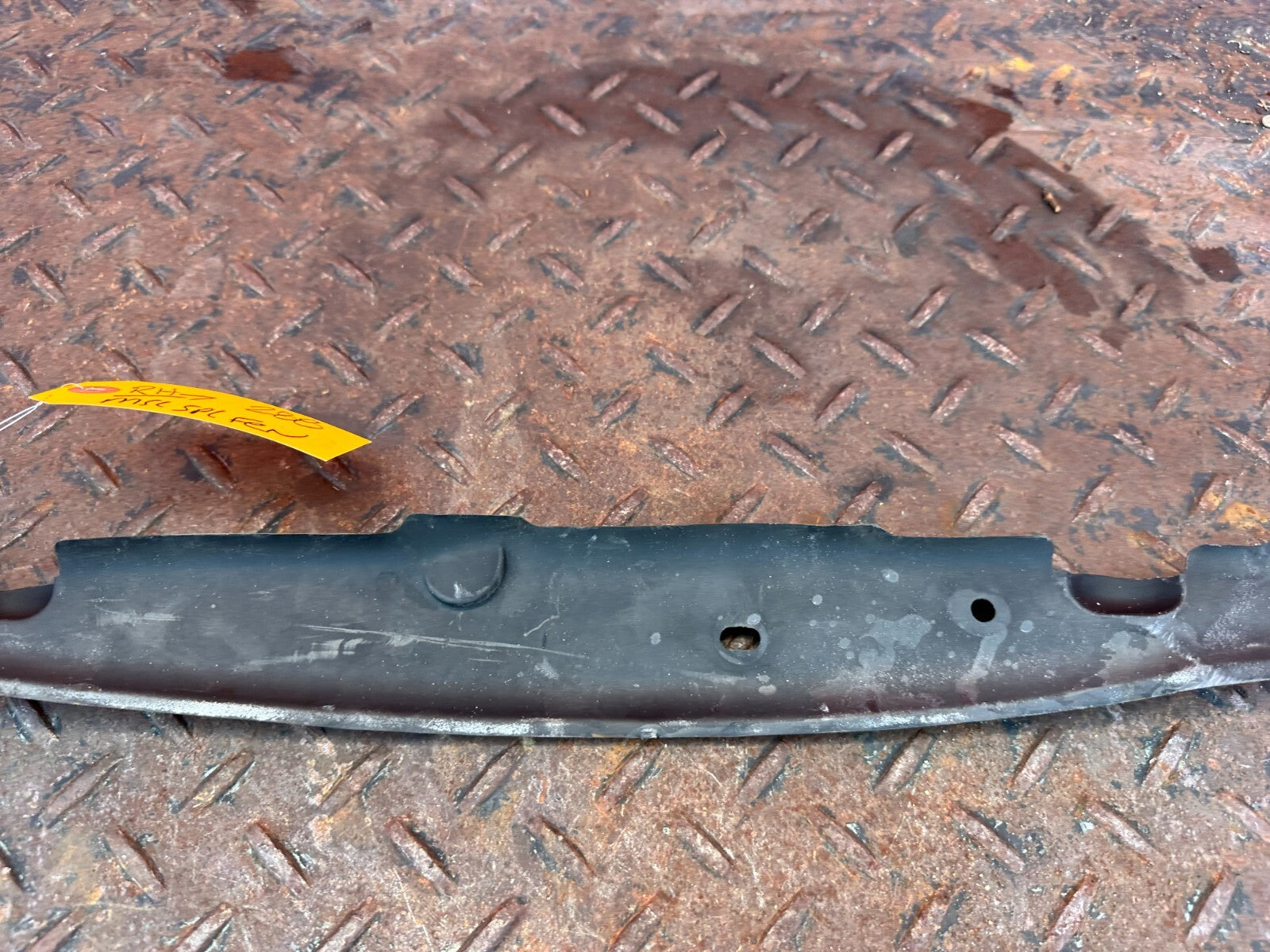 02 10 LEXUS SC430   FENDER SEAL RIGHT FRONT   53866 24010   OEM #2886