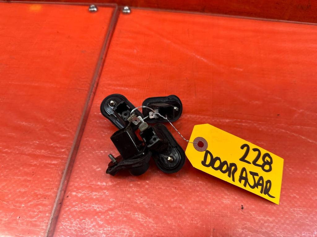 94 01 ACURA INTEGRA SEDAN   FRONT REAR LEFT RIGHT   DOOR AJAR SENSORS   OEM #2282