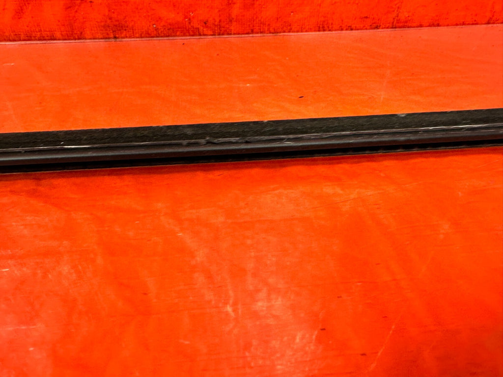 04 08 ACURA TSX   DRIVER LEFT EXTERIOR WINDOW GLASS TRIM   OEM FACTORY #27513