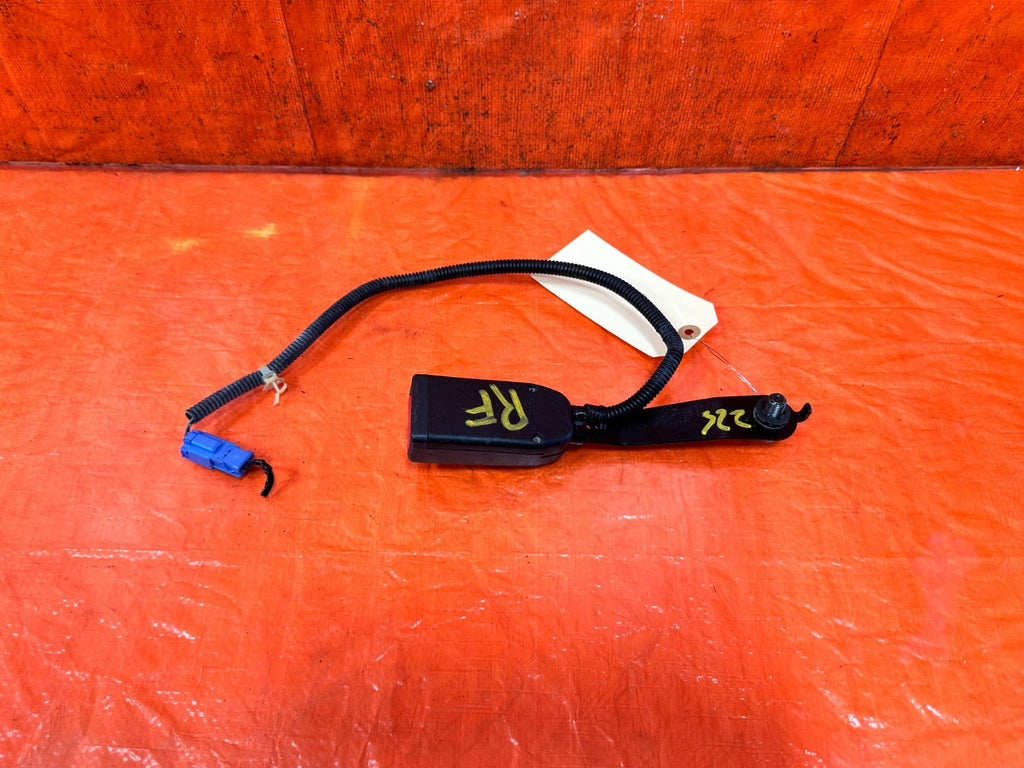 04 05 ACURA TSX   PASSENGER RIGHT FRONT SEAT BELT CLIP BUCKLE OEM 3222