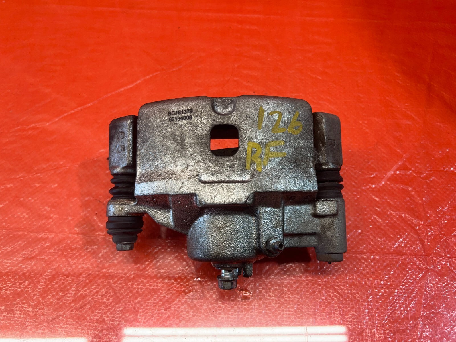 93 94 HONDA DEL SOL S   PASSENGER RIGHT FRONT BRAKE CALIPER   OEM FACTORY #125 8