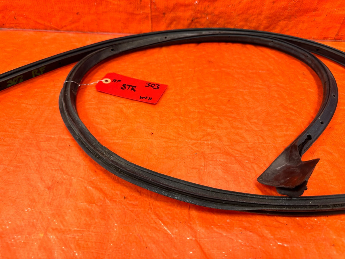 04-11 MAZDA RX8 RX-8 - PASSENGER RIGHT DOOR WEATHER STRIP GASKET SEAL OEM 3036