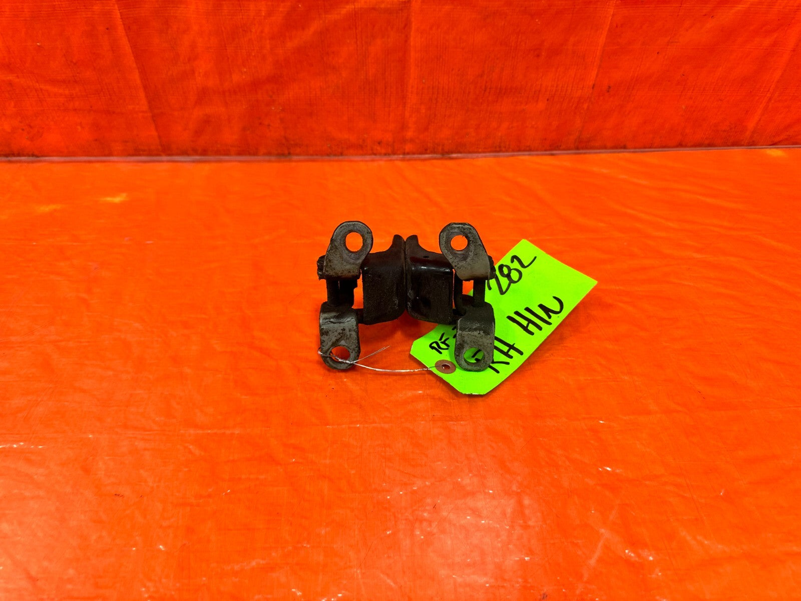 06 11 CIVIC 4D SEDAN   DOOR HINGE SET   UPPER & LOWER RIGHT FRONT SIDE OEM #2822