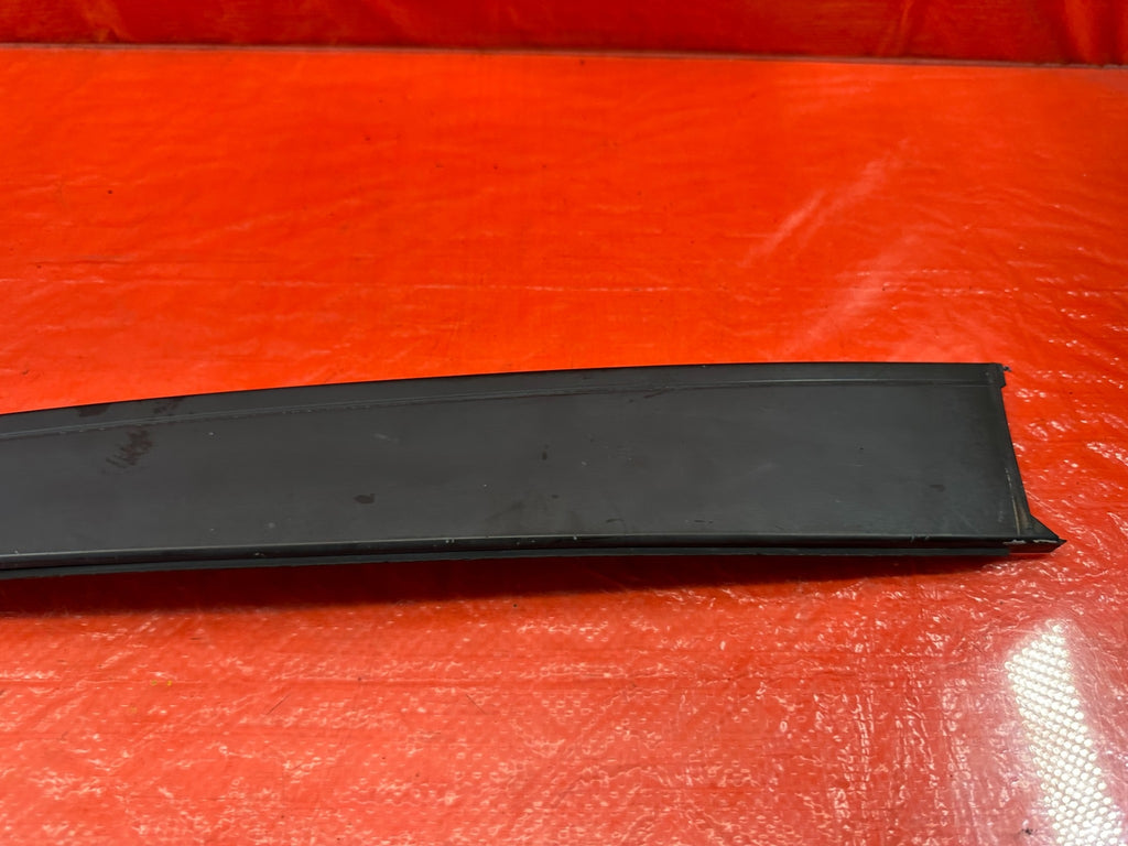 95 98 HONDA ODYSSEY   PASSENGER RIGHT FRONT DOOR SASH TRIM   OEM FACTORY #1935
