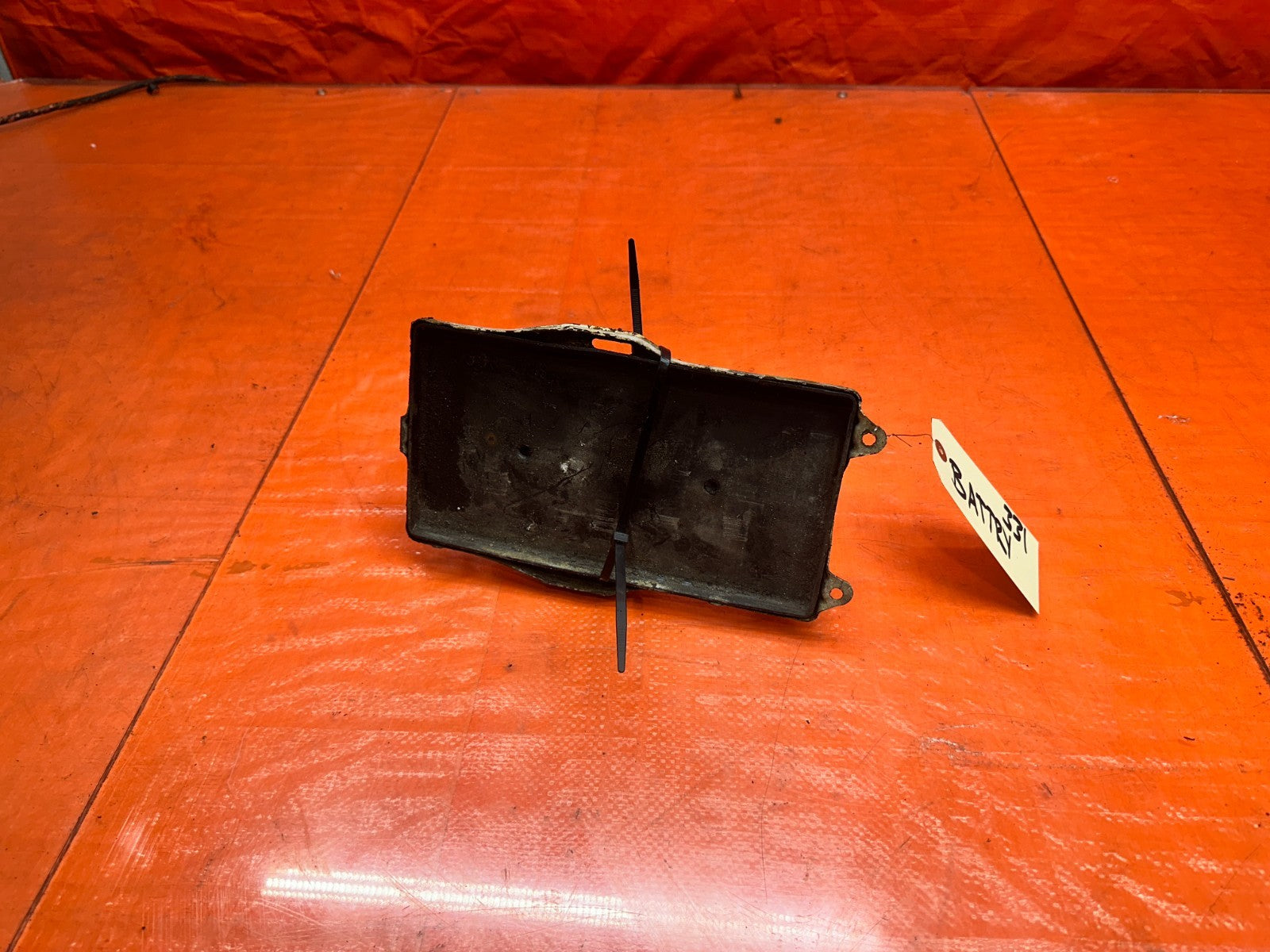 94 01 ACURA INTEGRA BATTERY TRAY BASE HOLD DOWN BRACKET OEM #3310