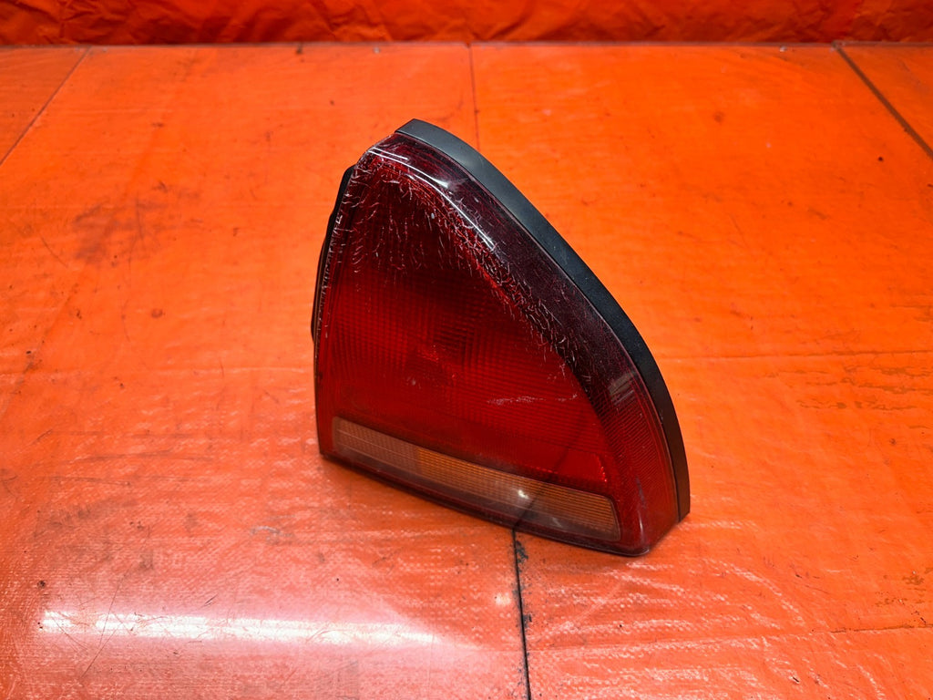 92 96 HONDA PRELUDE RIGHT PASSENGER TAIL LIGHT LAMP OEM #3324