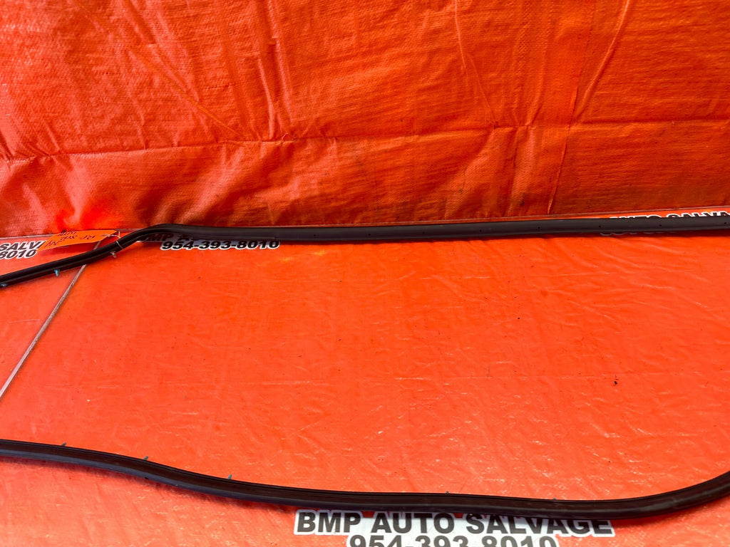 07 09 LEXUS ES350   PASSENGER RIGHT FRONT WEATHER STRIP TRIM SEAL GASKET OEM 2447