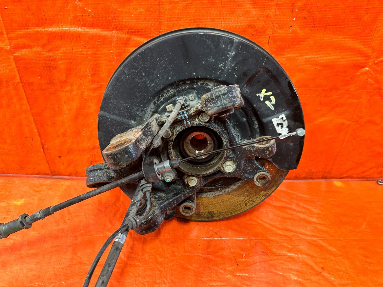 10 16 HYUNDAI GENESIS COUPE   PASSENGER RIGHT REAR SPINDLE KNUCKLE HUB OEM #2997