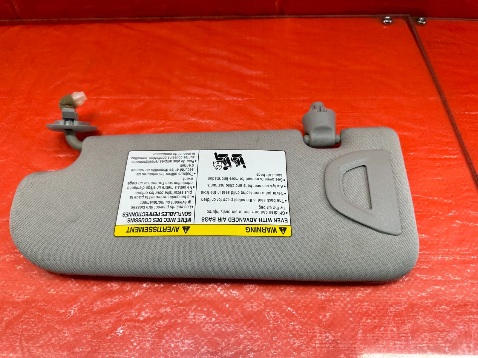 17 20 INFINITI Q50 / 17 20 Q60 SUNROOF MODEL   SUN VISOR PASSENGER RIGHT OEM 1855