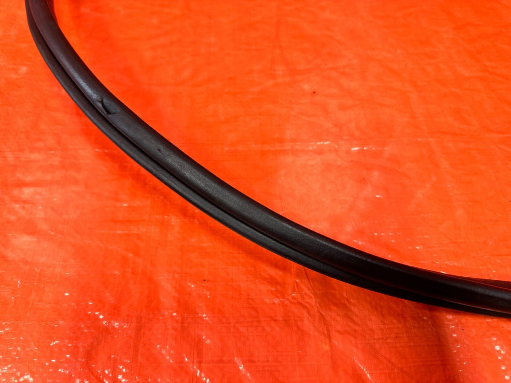 92 96 HONDA PRELUDE   CHASSIS TO DOOR OPEN TRIM RUBBER STRIP RIGHT FRONT OEM 2737
