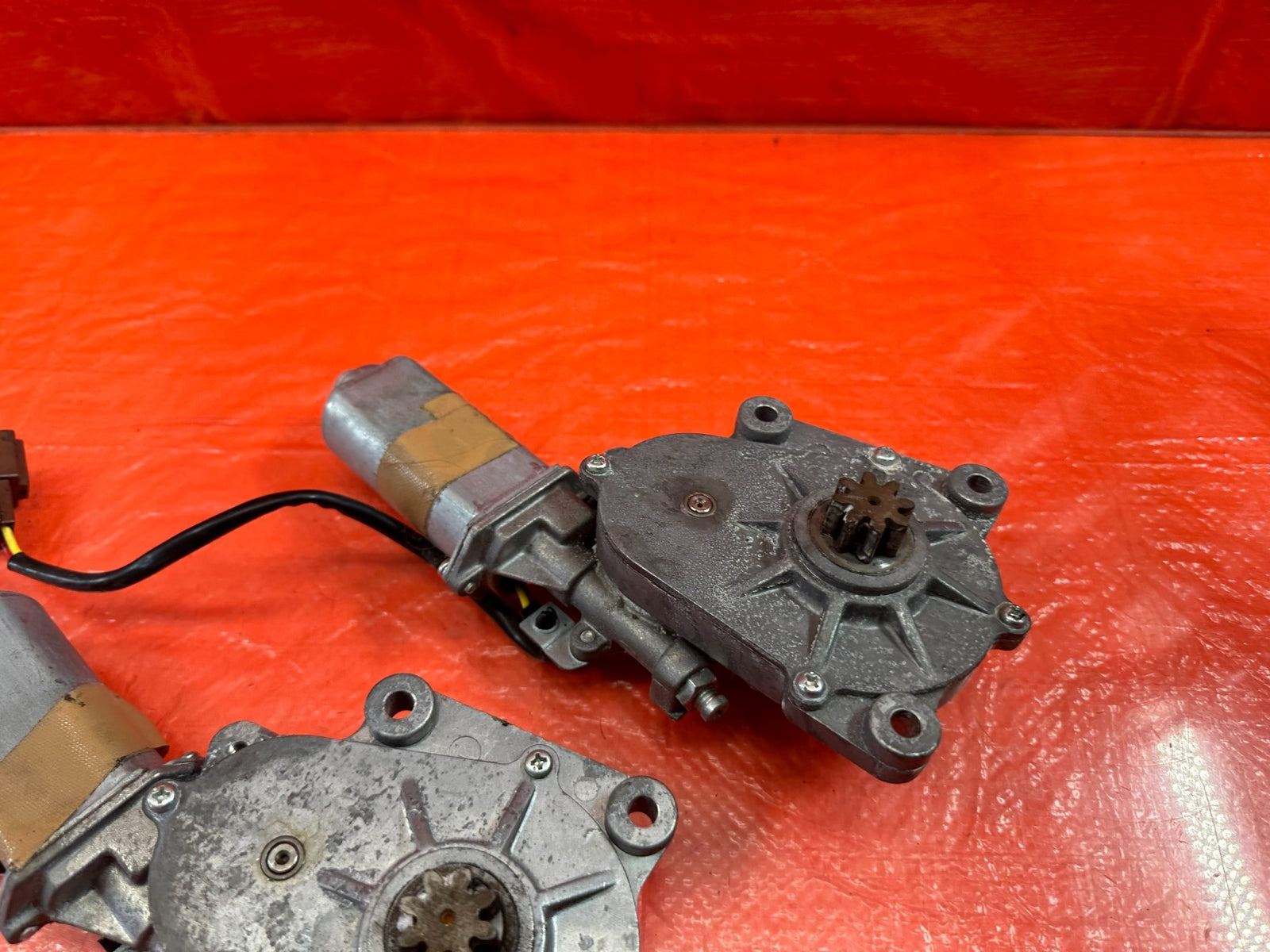 00 09 HONDA S2000   LEFT AND RIGHT SOFT TOP MOTORS   OEM FACTORY #1977