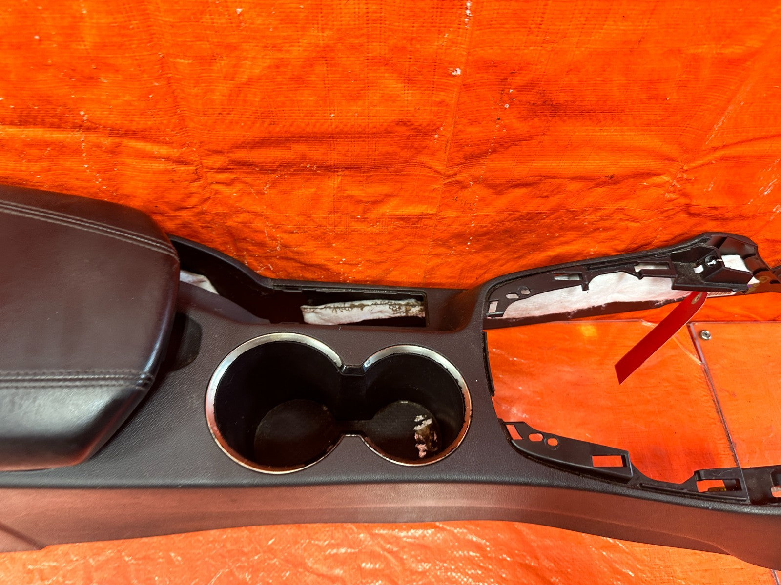 13 16 HYUNDAI GENESIS COUPE   ARM REST / CENTER CONSOLE STORAGE   OEM GENE3