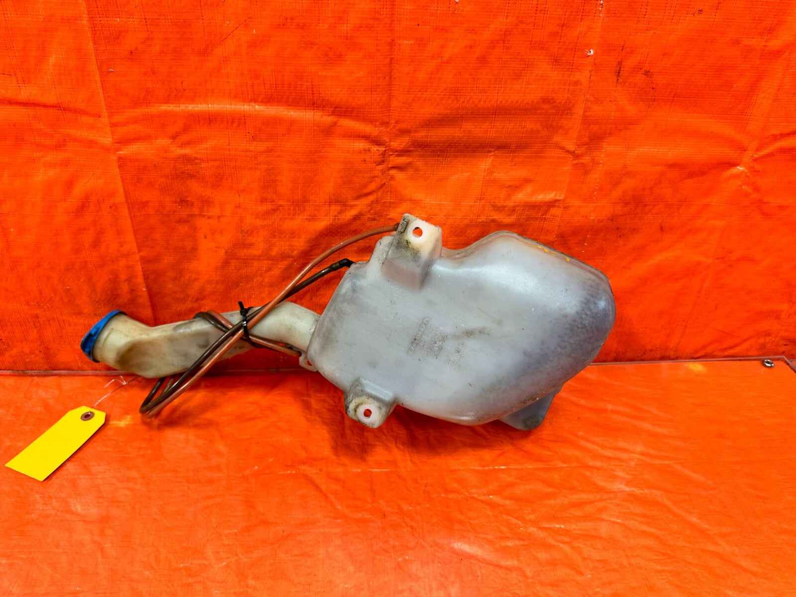 96 00 HONDA CIVIC DX HATCHBACK WINDSHIELD WIPER RESERVOIR TANK W/ MOTOR OEM #2874