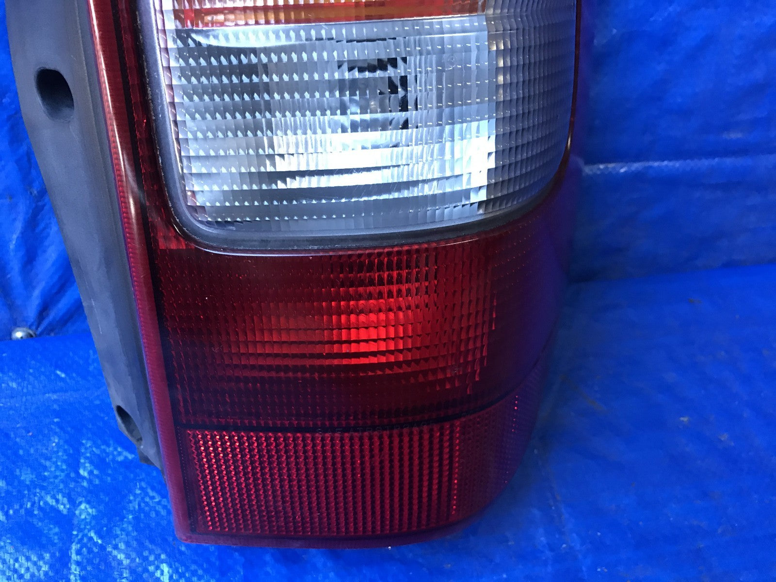 OEM 2000 2001 2002 2003 CHEVROLET SILHOUETTE PASSENGER RIGHT TAIL LIGHT R RH3