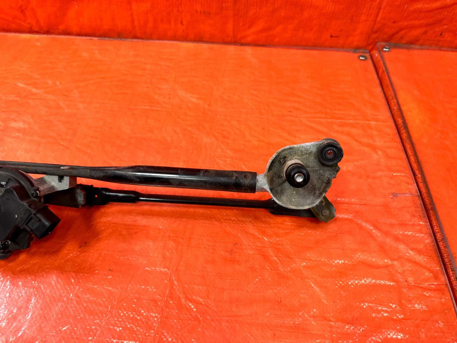 10 16 HYUNDAI GENESIS COUPE WINDSHIELD WIPER MOTOR W/ LINKAGE COMPLETE OEM 3021