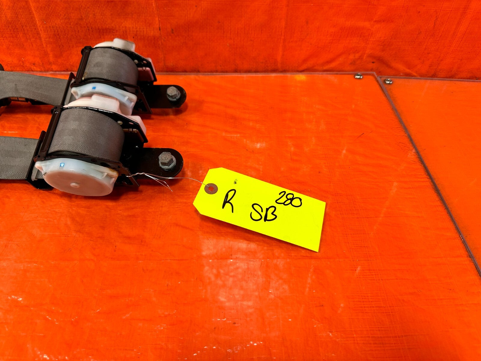 02 06 ACURA RSX TYPE S & BASE   REAR SEAT BELT SET LEFT RIGHT TAN GRAY OEM #2801