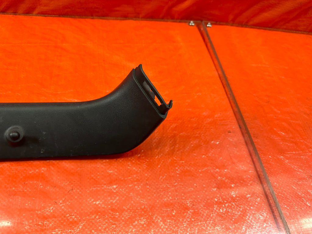02 05 HONDA CIVIC SI EP3 HATCHBACK   LEFT TAIL LIGHT LAMP TRIM PLASTIC OEM #2164