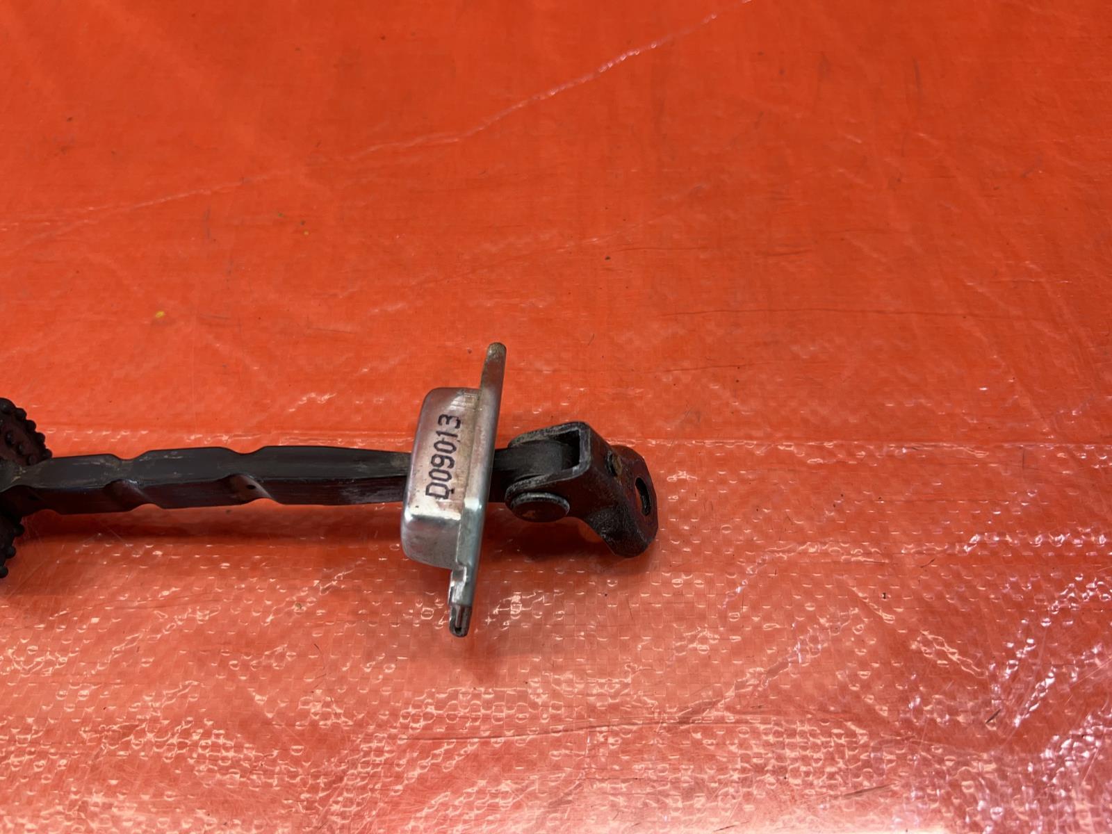 06 11 CIVIC 4D SEDAN   DRIVER LEFT FRONT DOOR CHECKER HINGE ARM STOPPER OEM #15511