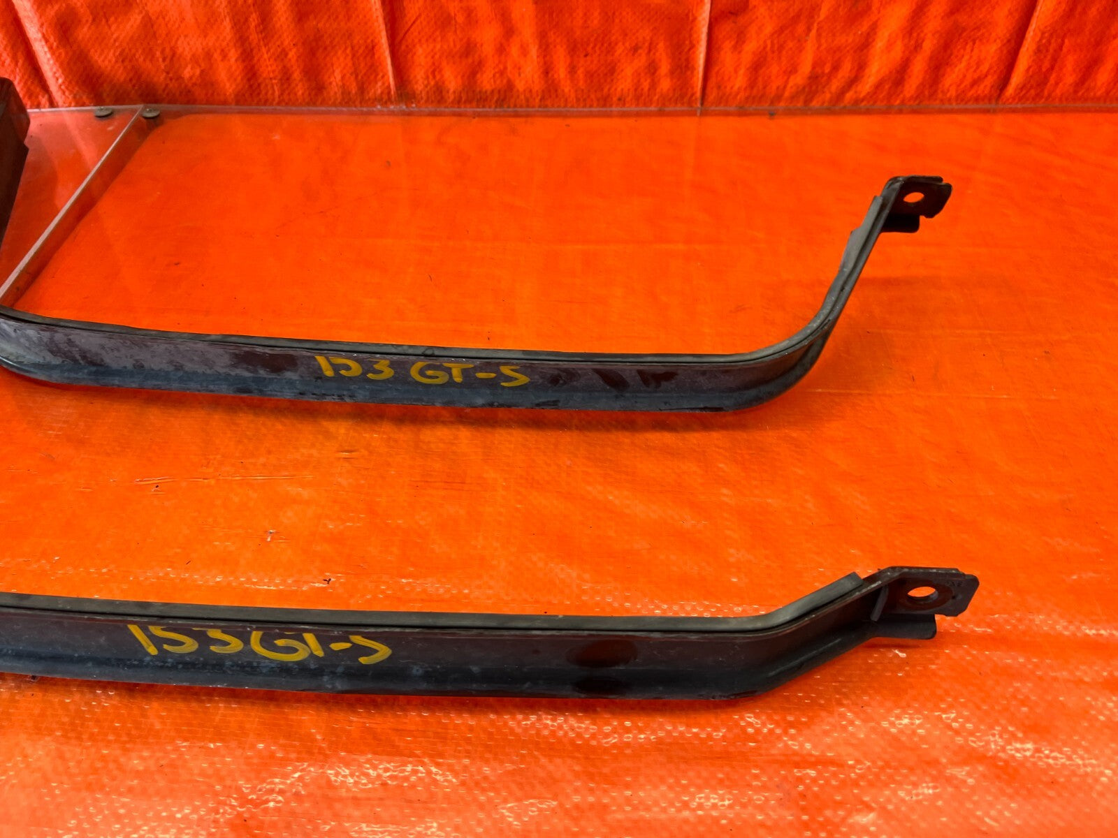 13 18 ACURA RDX BASE   GAS GASOLINE FUEL TANK MOUNTING STRAPS BAND SET   OEM 1534