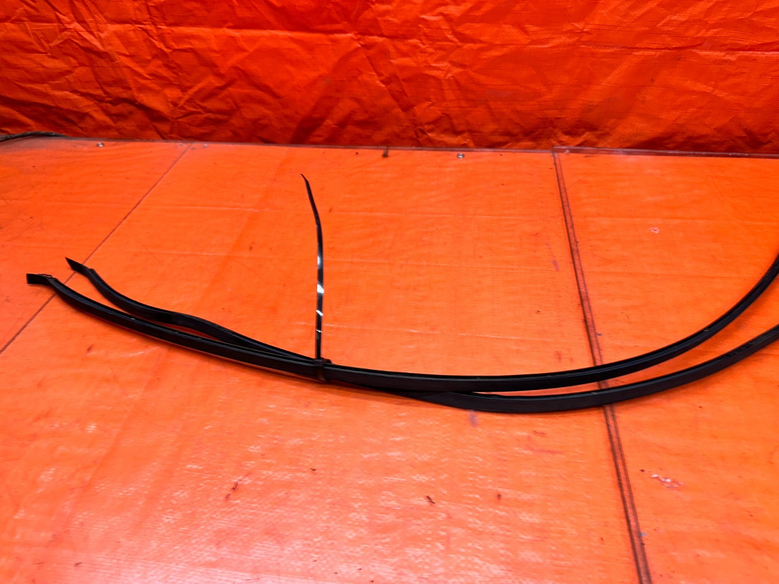 94-01 ACURA INTEGRA 4D SEDAN ROOF TOP MOUNTED WEATHERSTRIP SEALS PAIR OEM #34011