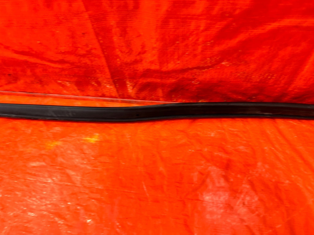 08 14 SUBARU IMPREZA WRX WAGON   PASSENGER RIGHT FRONT DOOR WEATHER STRIP GASKET10