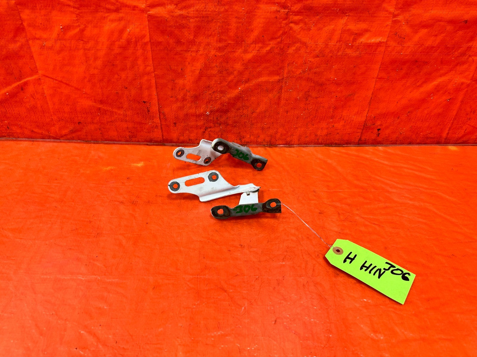 02 05 HONDA CIVIC SI EP3   HOOD HINGE SET   LEFT AND RIGHT HINGES   OEM #3060