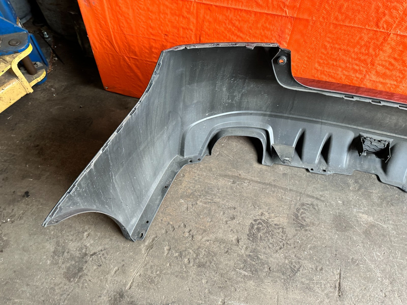 15 21 SUBARU WRX & STI   REAR BUMPER COVER   W/ DIFFUSER   OEM #26619