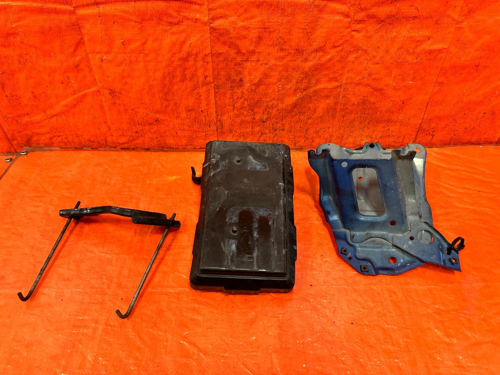 04 08 ACURA TSX   BATTERY TRAY   OEM FACTORY #3226