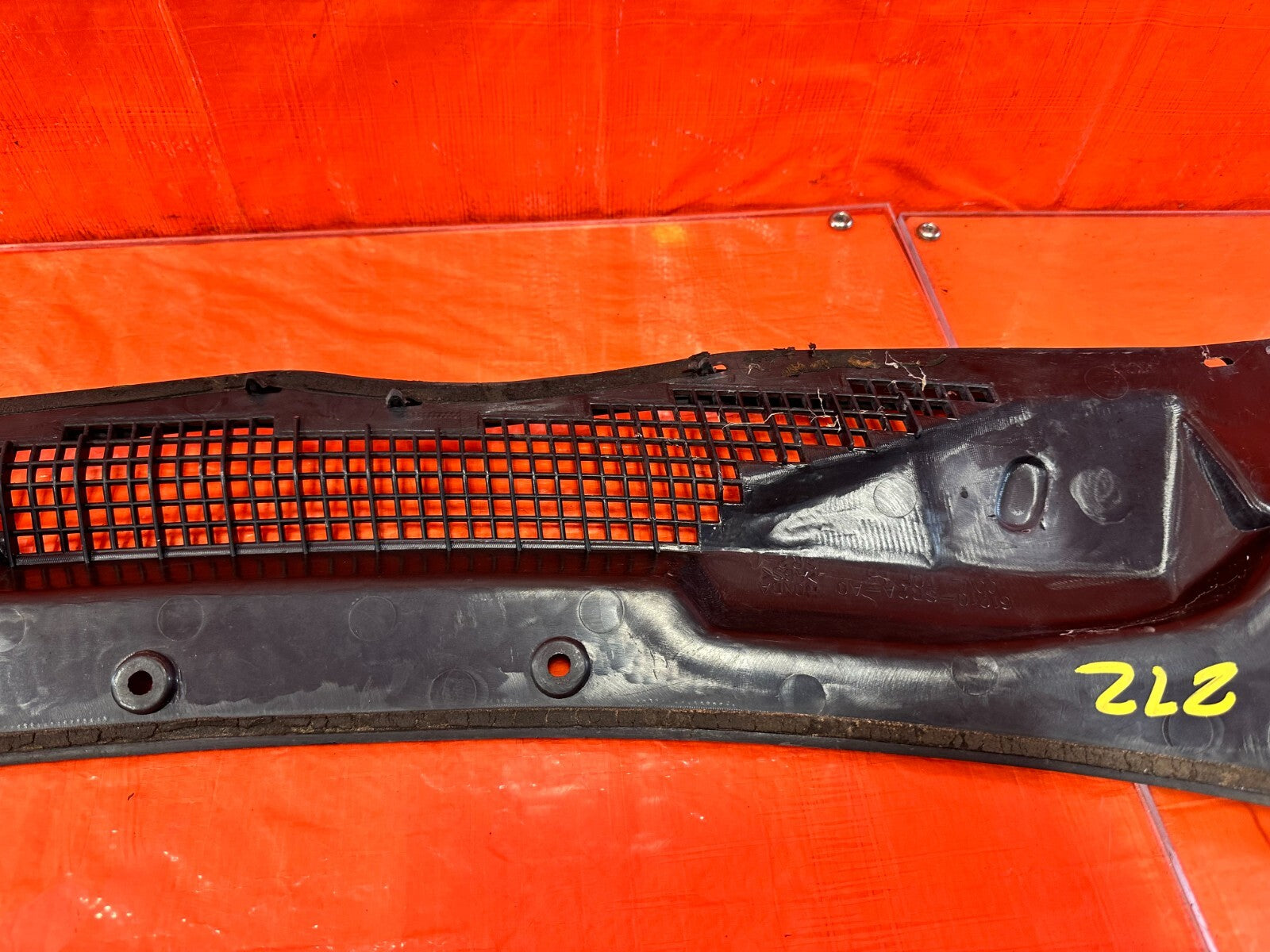 93 97 HONDA DEL SOL  WINDSHIELD WIPER COWL TRIM PLASTIC   OEM FACTORY #27217