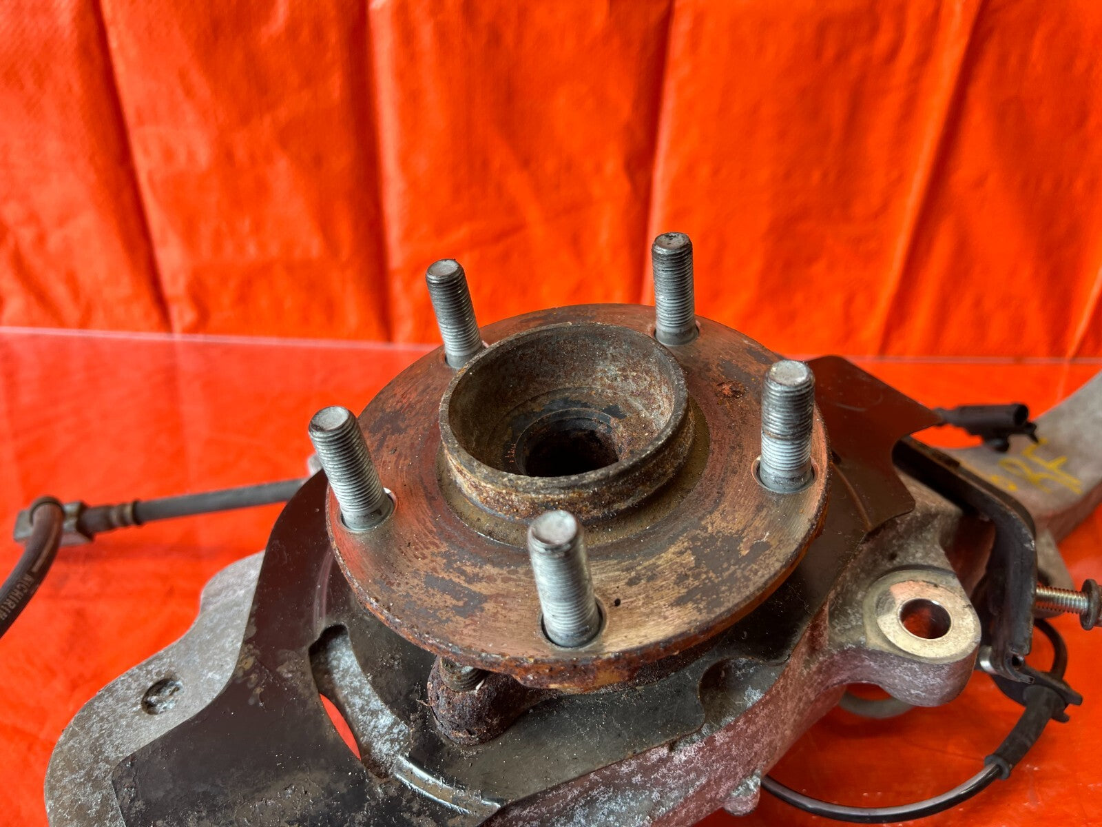 09 12 INFINITI FX50 FX35   PASSENGER RIGHT FRONT SPINDLE KNUCKLE HUB   OEM #1164